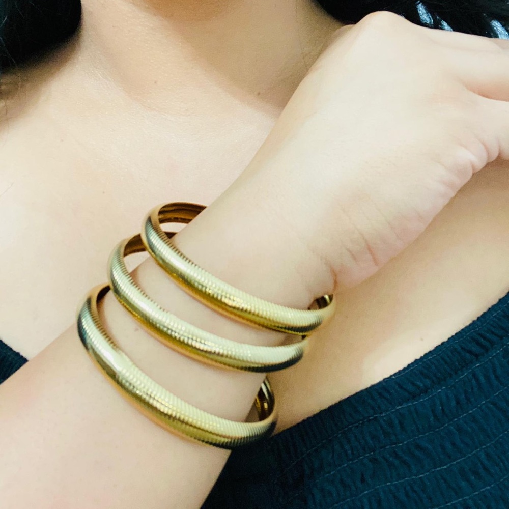 ⭐️⭐️ Three gold tone Bangles⭐️⭐️